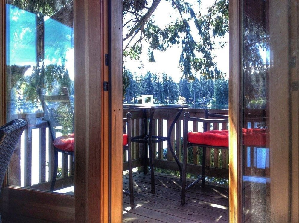 Cottage Lake Bed And Breakfast วูดินวิลล์ ภายนอก รูปภาพ